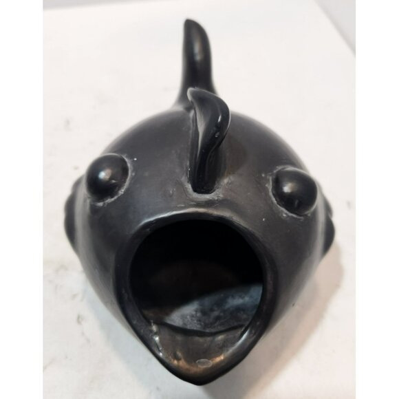 Vtg Black Clay Pottery Lama Oaxaca Mexico Open Mouth Blow Fish Signed 4" by 6" - Picture 5 of 14